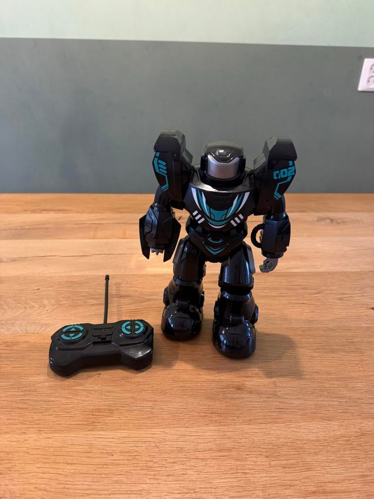 Silverlit Robo Blast Robot met afstandsbediening, Ophalen, Zo goed als nieuw, Jongen of Meisje