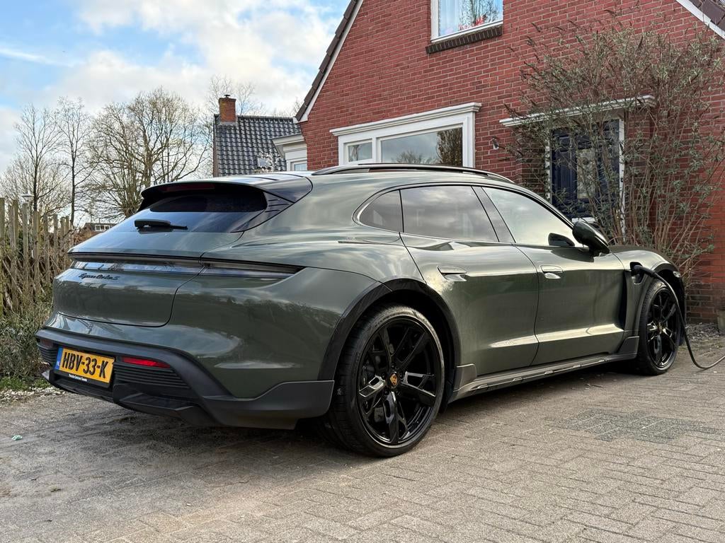 Porsche Taycan CrossTurismo Turbo S 761pk 2022 olijf Groen, Auto's, Porsche, Automaat, Vierwielaandrijving, Particulier, Geïmporteerd