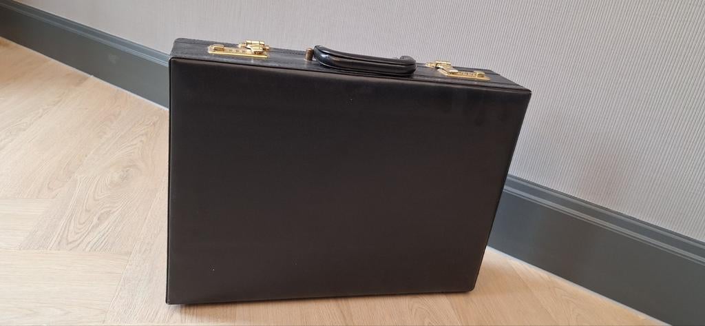 Nette zwarte aktekoffer met cijfersloten, Ophalen, Overige materialen, Gebruikt, Slot