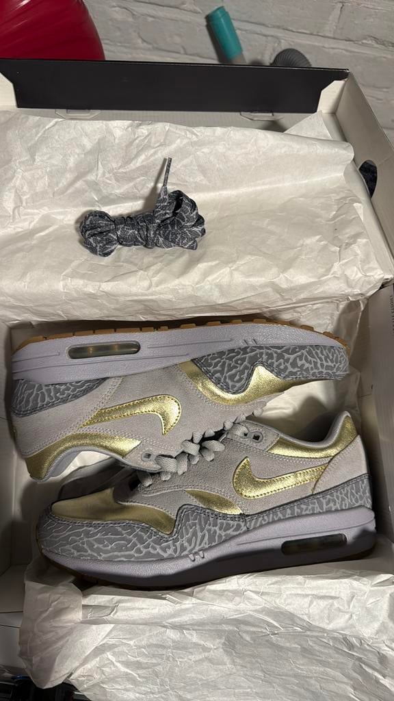 Nike air max 1 elephant ID maat 41, Kleding | Dames, Schoenen, Ophalen, Nike, Grijs, Sneakers of Gympen