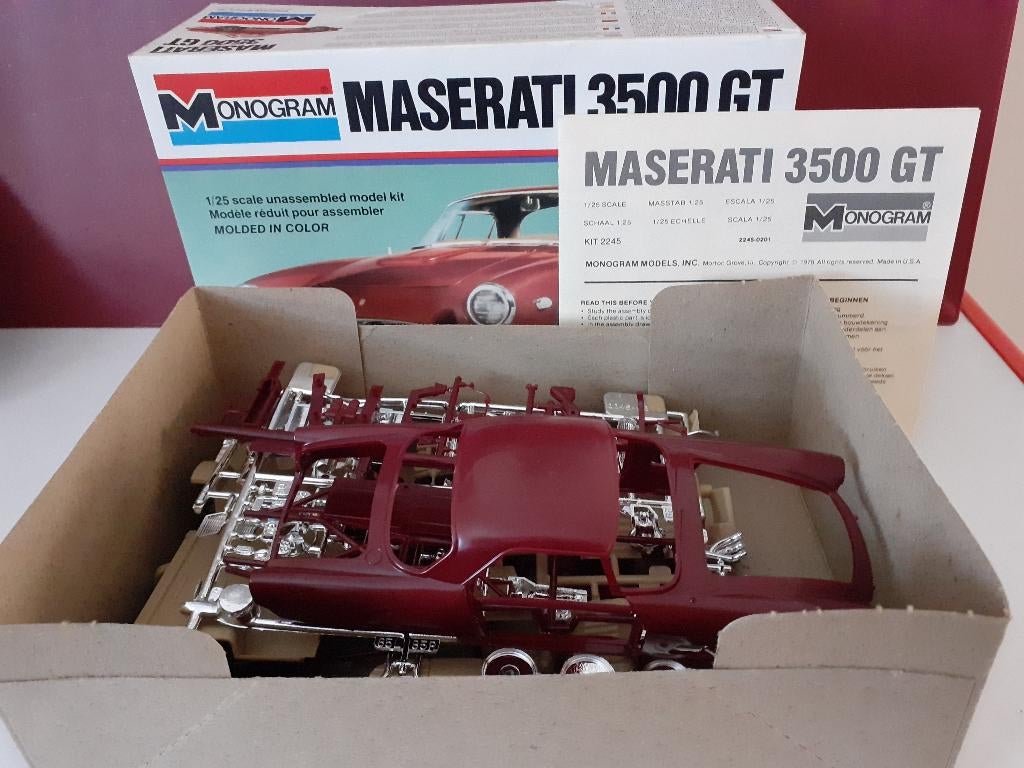 Download Caption: Maserati 3500 Gt In A Stunning Mood Wallpaper