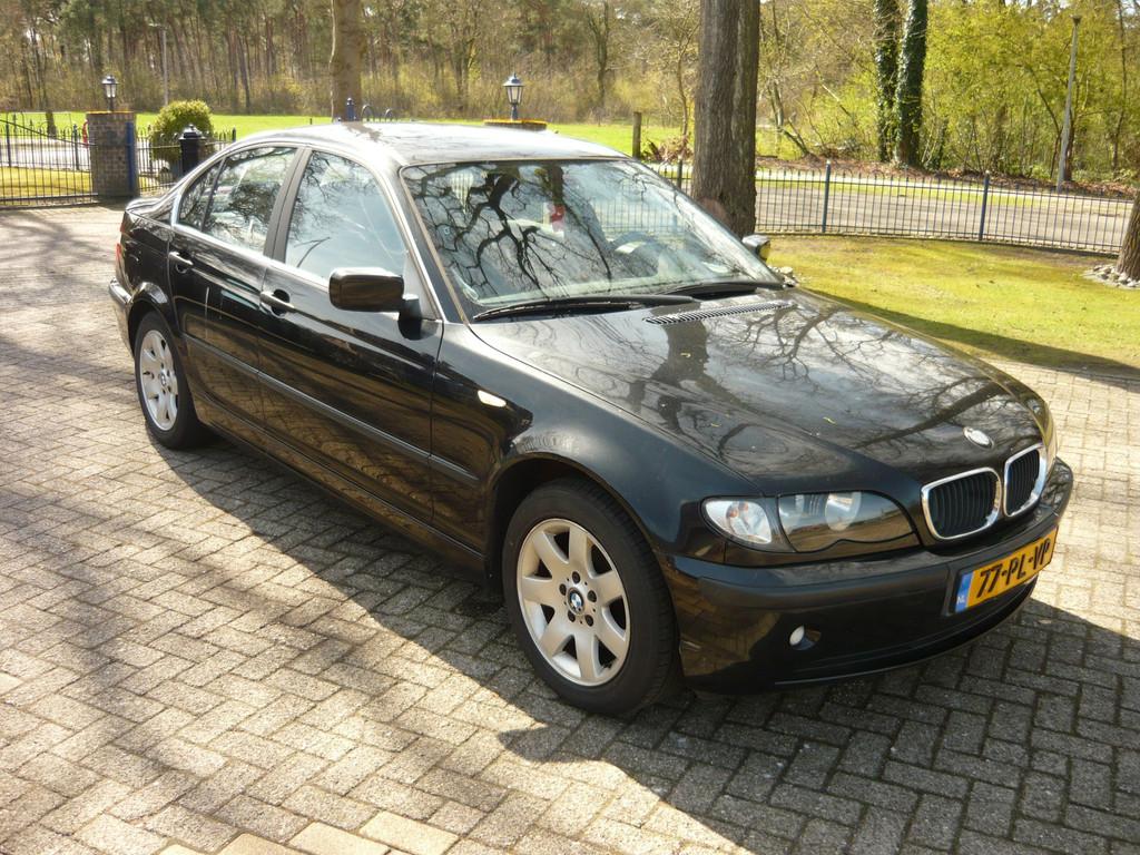 BMW 3-serie 316i Black&Silver II, Auto's, Zwart, 4 cilinders, Zwart, Bedrijf