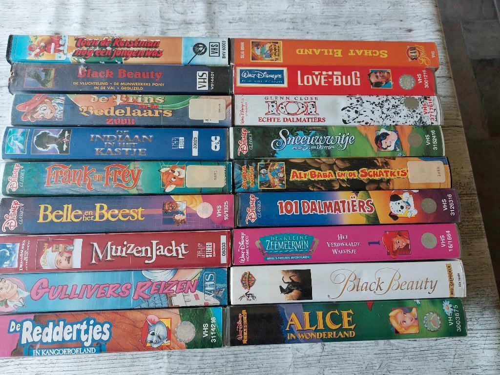 17x VHS video banden oa Walt Disney, Alle leeftijden, Ophalen, Gebruikt
