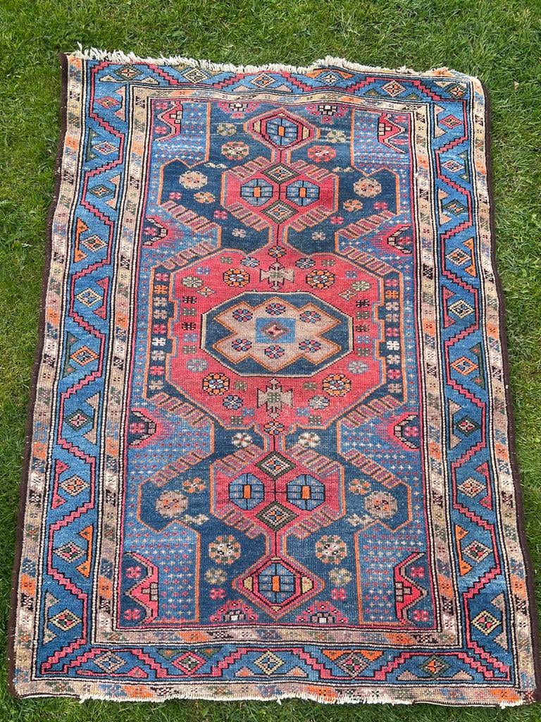 Oosters tapijt, handgeknoopt. Formaat 150 x 107cm, Huis en Inrichting, Stoffering | Tapijten en Kleden, Gebruikt, 100 tot 150 cm
