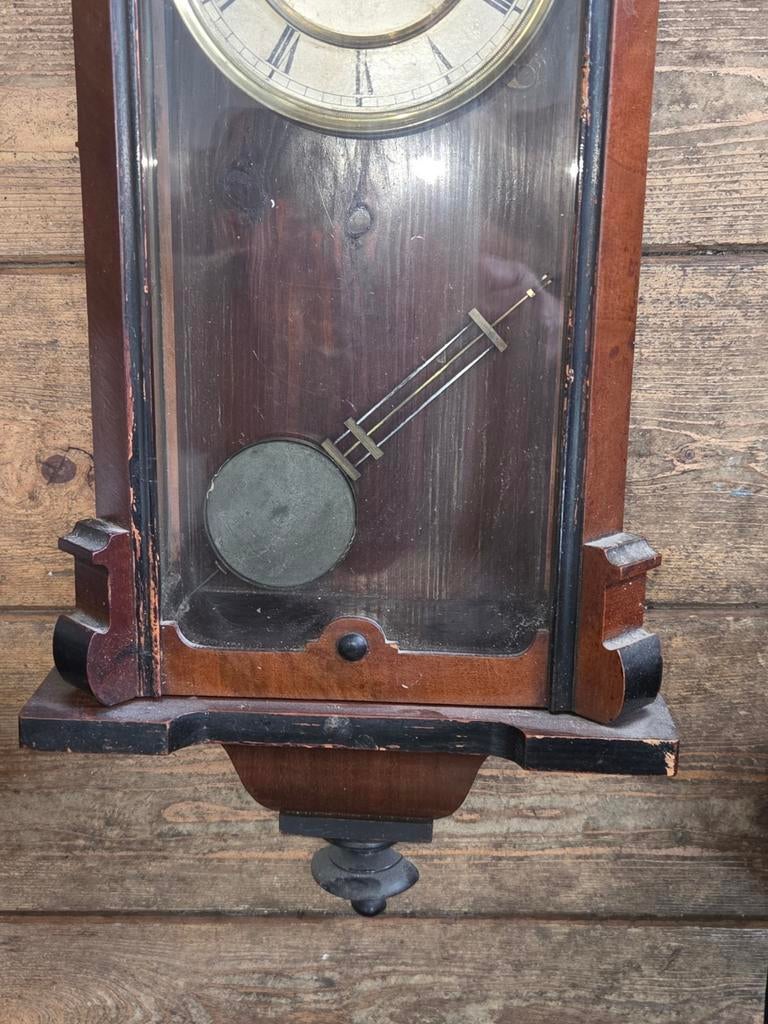 Houten wandklok met slinger, Antiek en Kunst, Antiek | Klokken, Ophalen of Verzenden