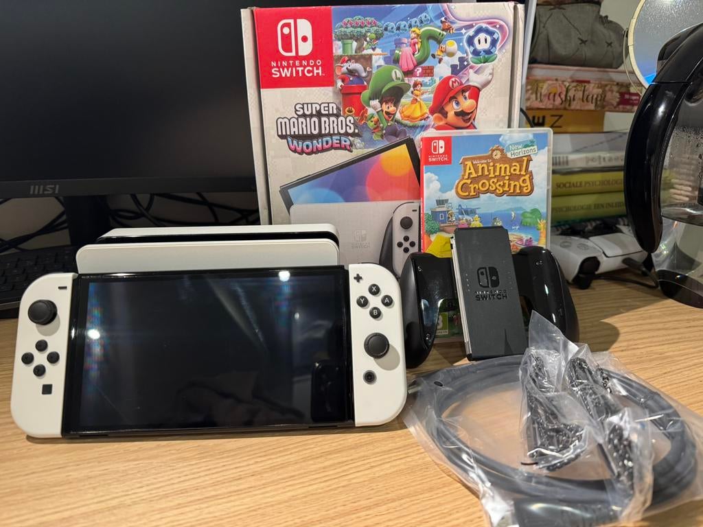 Nintendo Switch Oled (Wonder doos) - zie beschrijving, Switch OLED, Met games, Met 2 controllers, Ophalen of Verzenden