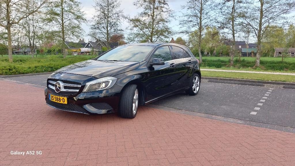 Mercedes-Benz A-Klasse A180 1.6 Blue Efficiency 2013 zwart, Auto's, Voorwielaandrijving, Sound system, Zwart, 4 cilinders