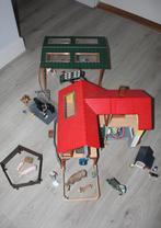 Schleich grote boerderij / huis paarden wei met overkapping, Ophalen of Verzenden, Zo goed als nieuw, Poppenhuis