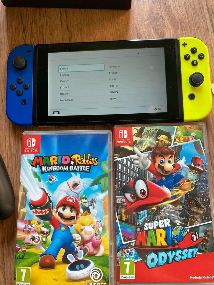 Nintendo Switch met 2 Mario games, Spelcomputers en Games, Games | Nintendo Switch, Gebruikt, Avontuur en Actie, 1 speler, Vanaf 7 jaar