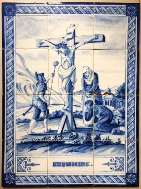 Antieke Tegels Tegeltableau Tegelplateau Kruisiging Pasen, Antiek en Kunst, Antiek | Wandborden en Tegels, Ophalen of Verzenden