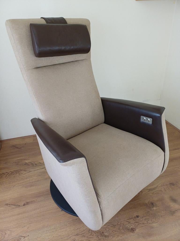Sta-op stoel met blaasbalg voor onderrug, Huis en Inrichting, Ophalen, Bruin, Sta op stoel, relax stoel, Zo goed als nieuw