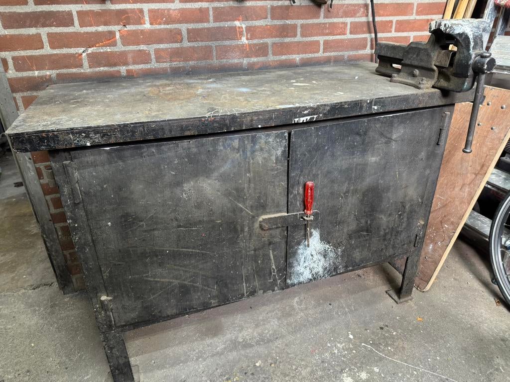 Stalen las tafel werkbank 127x 60x 88, Ophalen, Zo goed als nieuw