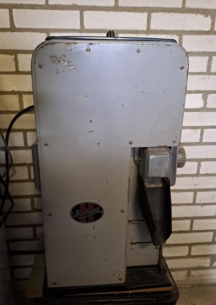 Hobart, oude elektrische koffiemolen, Ophalen