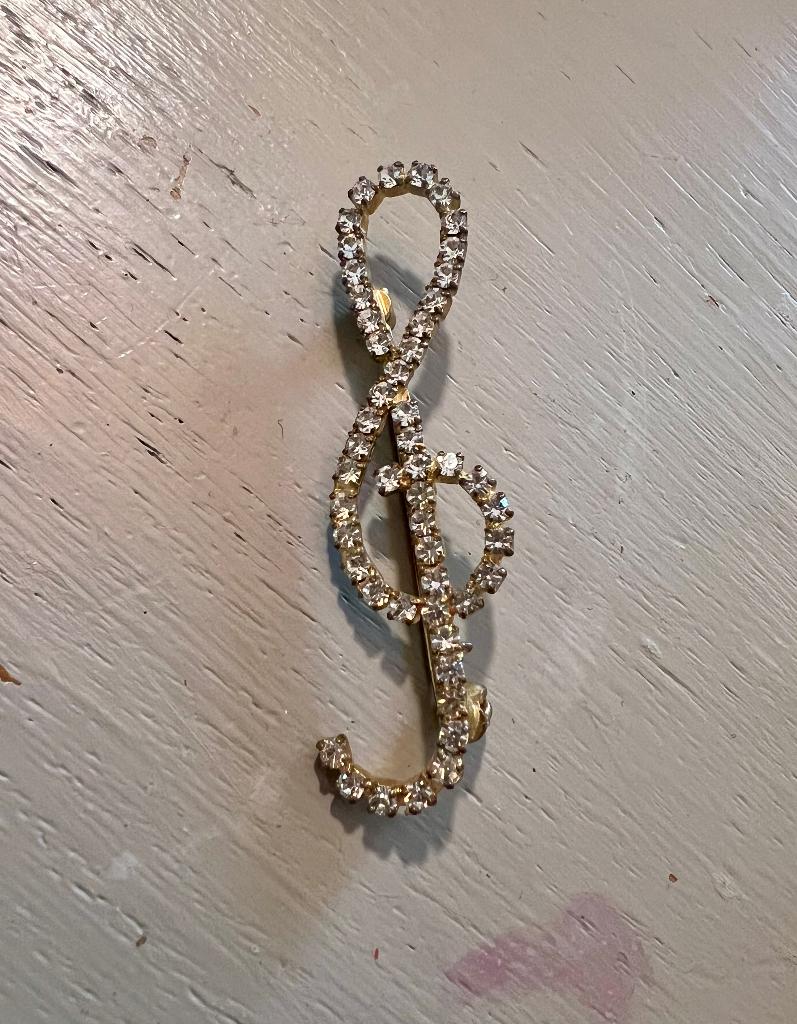 Vintage vergulde muzieksleutel broche strass Costume jewelry, Ophalen of Verzenden, Overige materialen, Broche