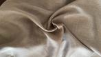 Tauoe inbetween 50% stof korting op maat, Huis en Inrichting, Overige kleuren, Bruin, hotel chick, taupe inbetweens, wave plooi