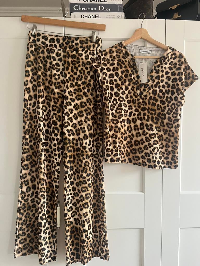 * nieuw* Ambika leopard 2 dlg set, Maat 38/40 (M), Bruin, Nieuw, Ophalen of Verzenden