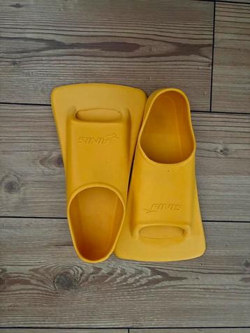 Zwem vinnen beschikbaar voor biedingen