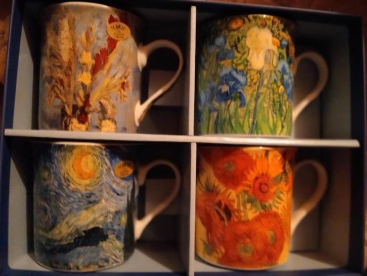 Van Gogh Mokken Set - Nieuw in Doos!, Huis en Inrichting, Keuken | Servies, Nieuw, Kop(pen) en/of Schotel(s), Overige stijlen