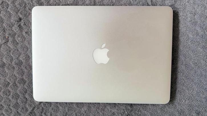 MacBook Pro, Computers en Software, Apple Macbooks, Zo goed als nieuw, MacBook Pro, 13 inch, 2 tot 3 Ghz, 256 GB, 8 GB, Qwerty