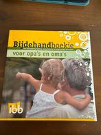 Bijdehandboekje voor opa's en oma's, Ophalen of Verzenden, Zo goed als nieuw