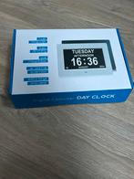 Digitale Kalenderklok voor Senioren + Afstandsbediening, Ophalen of Verzenden, Nieuw, Digitaal, Wekker of Tafelklok