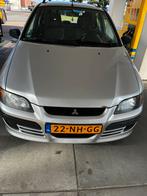 Mitsubishi Space Star 1.6 Family 2003 Grijs, Auto's, Voorwielaandrijving, Stof, Euro 6, 4 cilinders