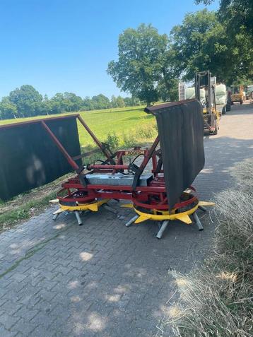 Zeer nette rogedi kuilverdeler beschikbaar voor biedingen