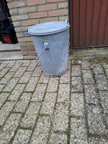 Zinken vuilnisemmer uit Voorburg beschikbaar voor biedingen