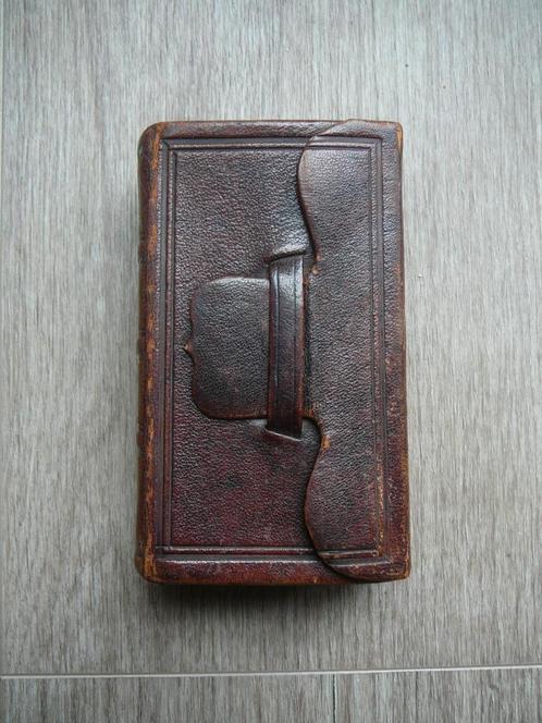 Antieke Lederen gebonden zak bijbel uit 1881 (goud op snee.), Antiek en Kunst, Antiek | Boeken en Bijbels, Ophalen of Verzenden