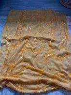 Vintage geel goudkleur geborduurd pailletten sari sjaal boho, Hobby en Vrije tijd, Stoffen en Lappen, Gebruikt, 120 cm of meer
