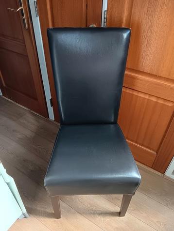 Eetkamerstoelen 4 Stuks 50€ Vaste Prijs beschikbaar voor biedingen