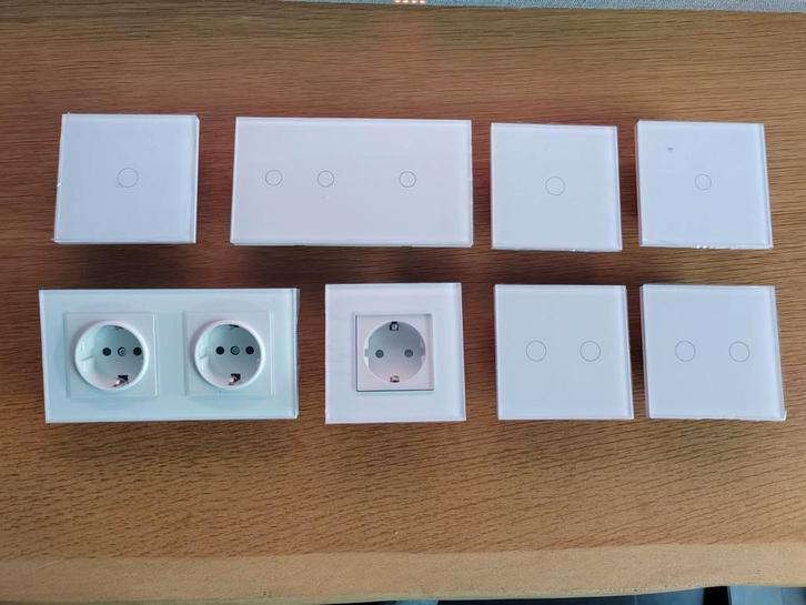 Touch Schakelaars Wit - ZGAN, Doe-het-zelf en Verbouw, Elektra en Kabels, Zo goed als nieuw, Schakelaar, Ophalen of Verzenden