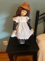 Handgemaakte pop op standaard, Ophalen of Verzenden, Zo goed als nieuw, Pop