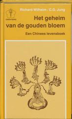 Boek HET GEHEIM VAN DE GOUDEN BLOEM - R Wilhelm & CG Jung, Gelezen, Achtergrond en Informatie, Overige onderwerpen, C.G. Jung