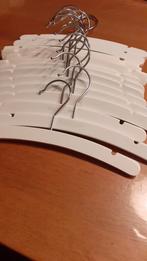 14 kinderkleerhangers  witte, Ophalen