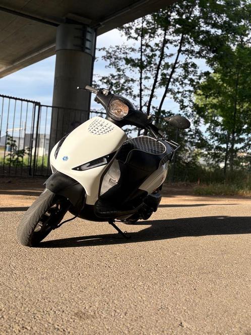 Zip 80cc, Fietsen en Brommers, Scooters | Piaggio, Zo goed als nieuw, Zip, Ophalen