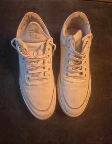 Sneaker en instapper te koop beschikbaar voor biedingen