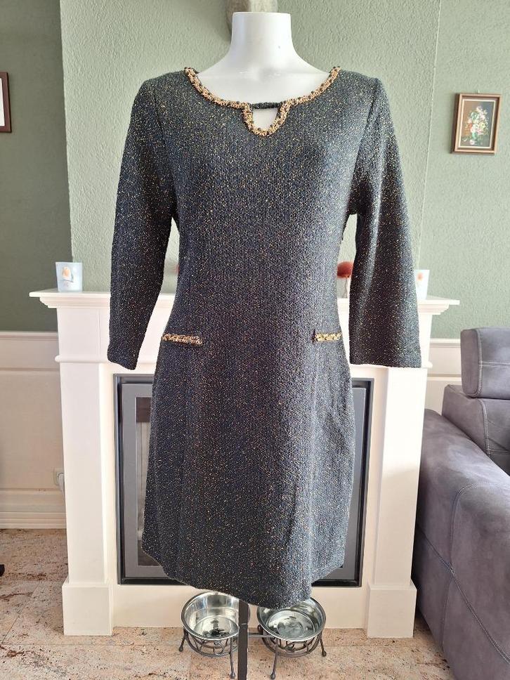 K-Design K design warm gevoerd tweet zwart goud jurk L, Kleding | Dames, Jurken, Zo goed als nieuw, Maat 42/44 (L), Zwart, Knielengte