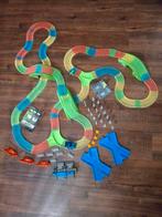 Magic tracks. Glow in the dark baan. 2 sets. 1 auto, Kinderen en Baby's, Overige merken, Zelf te bouwen, Ophalen of Verzenden