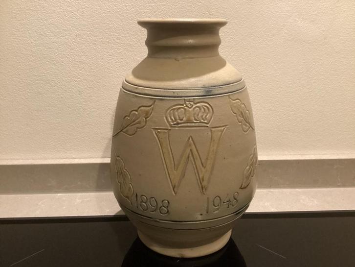 Vaas regeerperiode Koningin Wilhelmina 1898-1948., Antiek en Kunst, Antiek | Vazen, Ophalen
