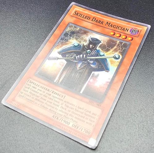 Yu-Gi-Oh! Kaart Skilled Dark Magician MFC-065, Hobby en Vrije tijd, Verzamelkaartspellen | Yu-gi-Oh!, Zo goed als nieuw, Losse kaart