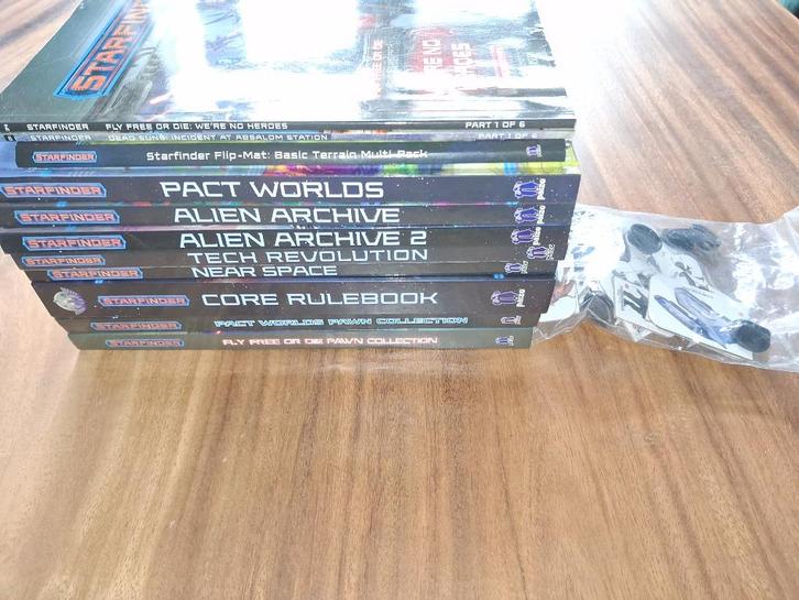 Starfinder collectie, Hobby en Vrije tijd, Wargaming, Zo goed als nieuw, Overige soorten, Boek of Catalogus, Ophalen of Verzenden