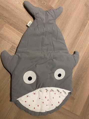 Baby Bites haai slaapzak / voetenzak beschikbaar voor biedingen