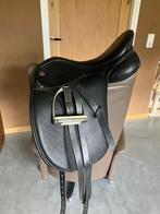 Kent en Masters Dressuurzadel 17 inch in zeer goede staat, Dieren en Toebehoren, Paarden en Pony's | Zadels, Ophalen of Verzenden