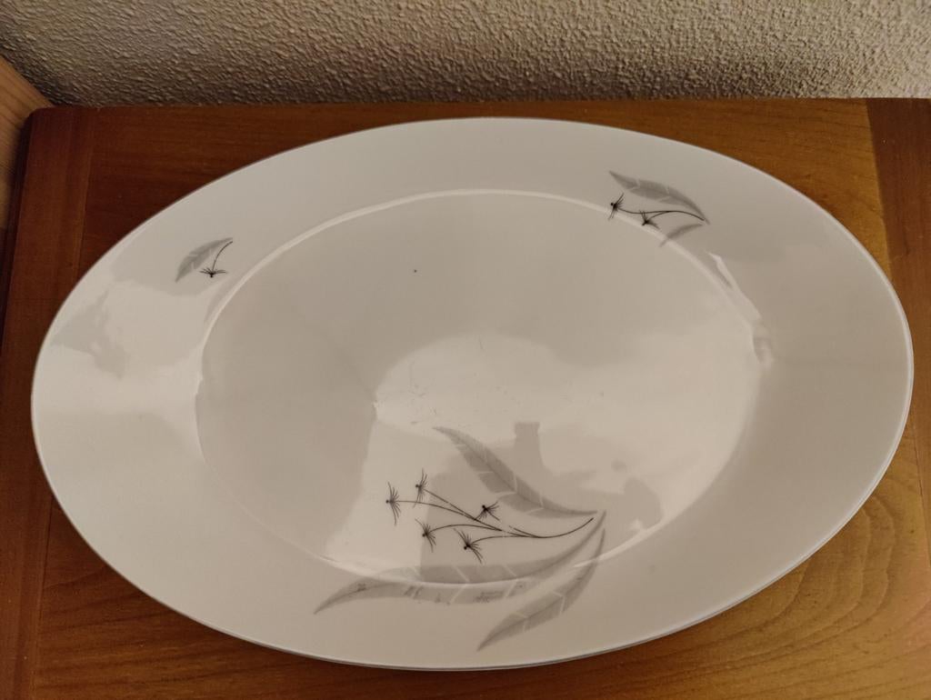 Vintage witte (vlees)schaal van Arzberg met grijze decoratie, Verzenden, Overige stijlen, Porselein, Schaal of Schalen