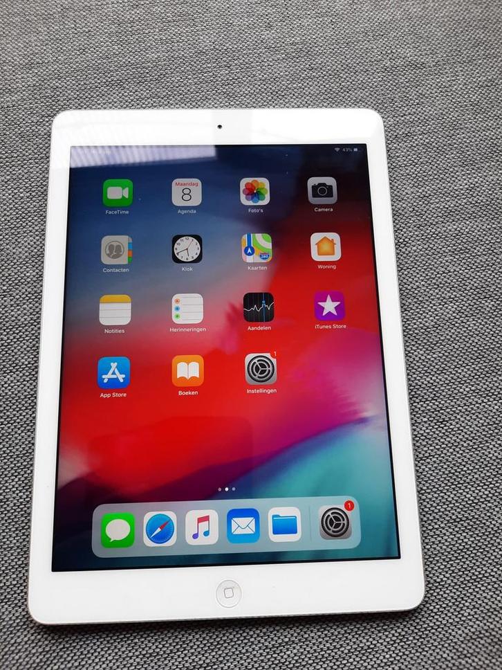Apple Ipad Air WiFi32GB Zilver, Computers en Software, Apple iPads, Gebruikt, Apple iPad Air, 10 inch, 32 GB, Ophalen of Verzenden