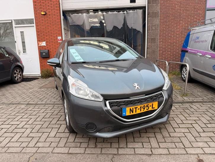 Peugeot 208 1.2 VTI 60KW/82PK 5-D 2013 Grijs, Auto's, Peugeot, Bedrijf, Benzine, A, Hatchback, Handgeschakeld, Geïmporteerd, Zilver of Grijs