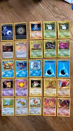 25 pokemon kaarten eersre editie, Ophalen of Verzenden, Zo goed als nieuw
