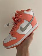Nike Dunk High ‘Crimson Bliss’ 38.5, Kleding | Dames, Schoenen, Nike, Nieuw, Oranje, Ophalen of Verzenden