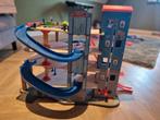 Gave set Hot Wheels en houten garage, Kinderen en Baby's, Speelgoed | Racebanen, Ophalen, Zo goed als nieuw, Handmatig, Hot Wheels